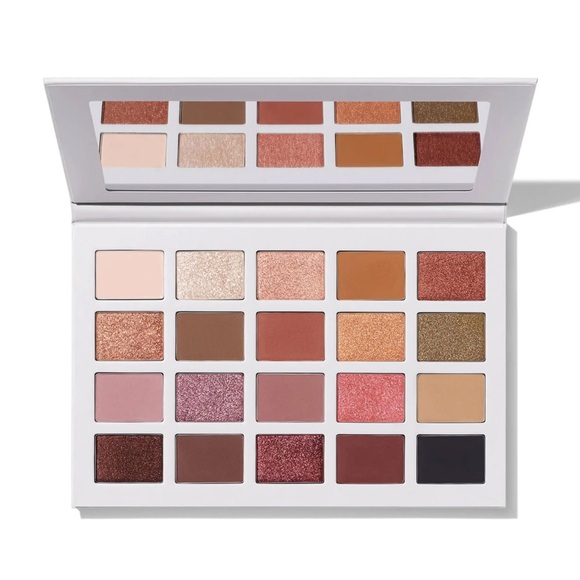 Morphe X Madison Beer Channel Surfing Artistry Palette - Picture 1 of 9